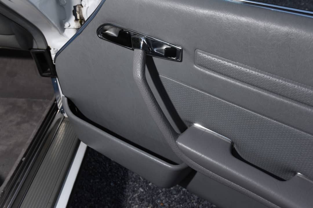 1989 Mercedes-Benz 560-Class 560 SL — photo 26