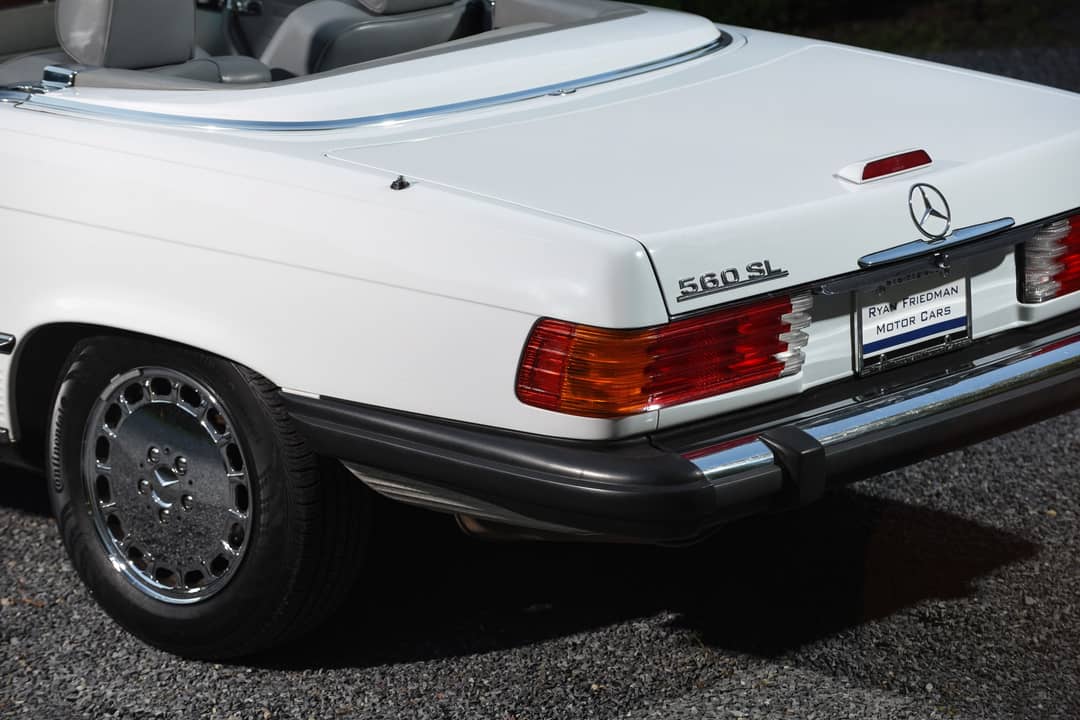 1989 Mercedes-Benz 560-Class 560 SL — photo 32