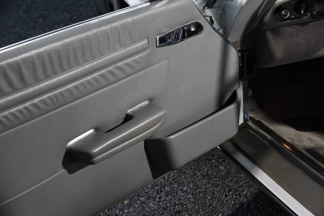 1989 Mercedes-Benz 560-Class 560 SL — photo 38