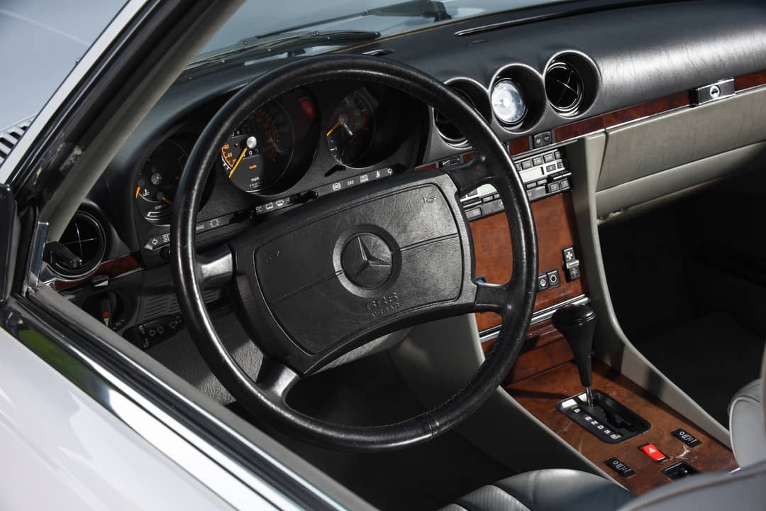 1989 Mercedes-Benz 560-Class 560 SL — photo 39