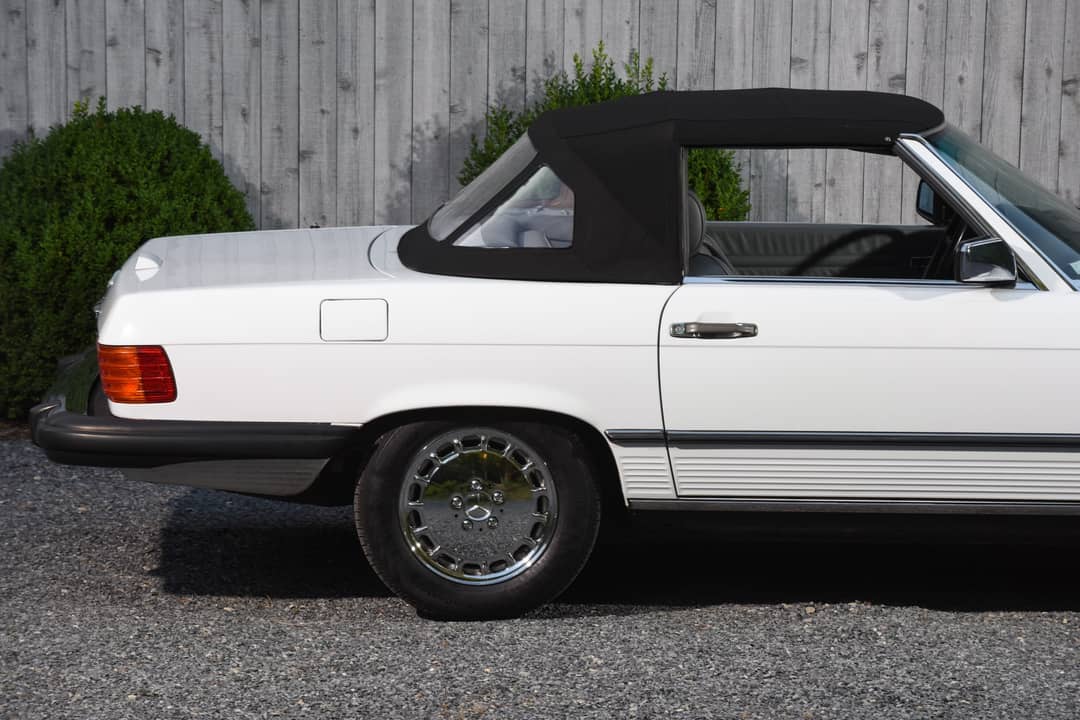 1989 Mercedes-Benz 560-Class 560 SL — photo 51
