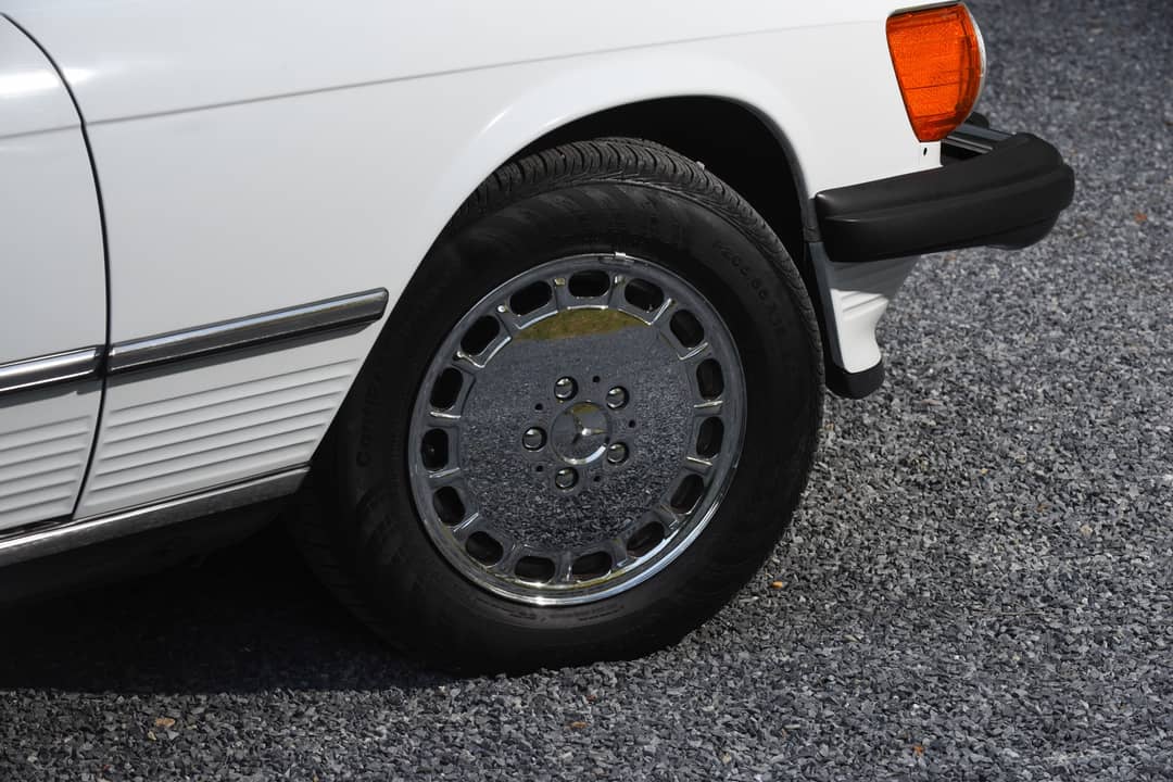 1989 Mercedes-Benz 560-Class 560 SL — photo 52