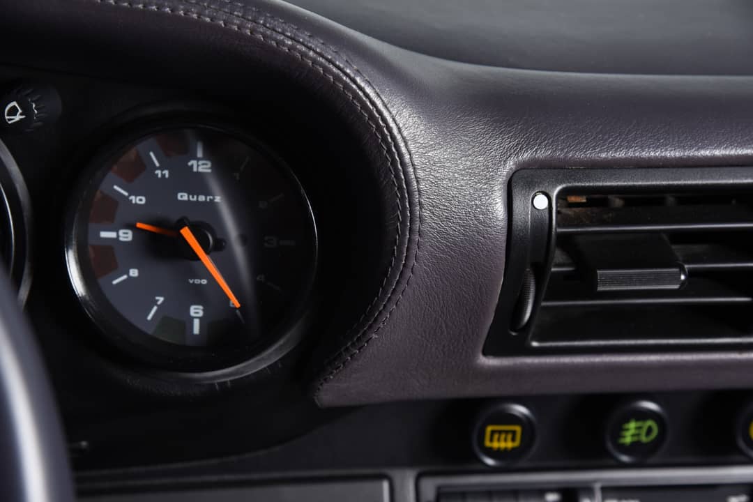 1993 Porsche 911 Carrera 4 30th Anniversary Jubilee Edition — photo 23