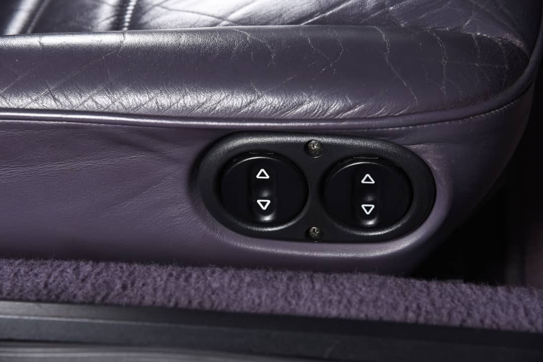1993 Porsche 911 Carrera 4 30th Anniversary Jubilee Edition — photo 30