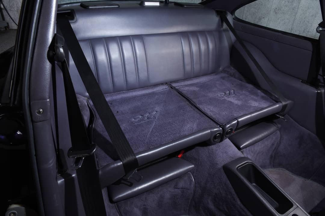 1993 Porsche 911 Carrera 4 30th Anniversary Jubilee Edition — photo 34