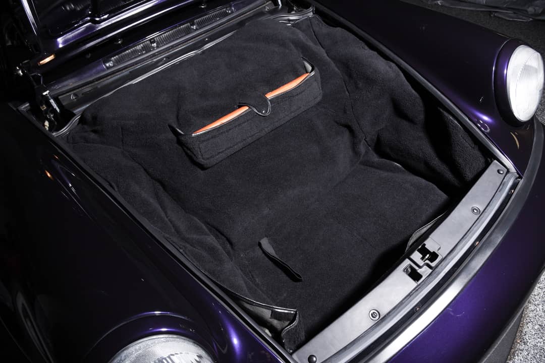 1993 Porsche 911 Carrera 4 30th Anniversary Jubilee Edition — photo 35