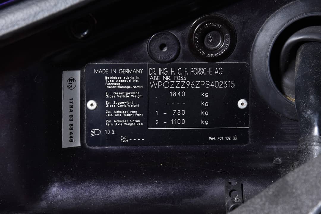 1993 Porsche 911 Carrera 4 30th Anniversary Jubilee Edition — photo 39