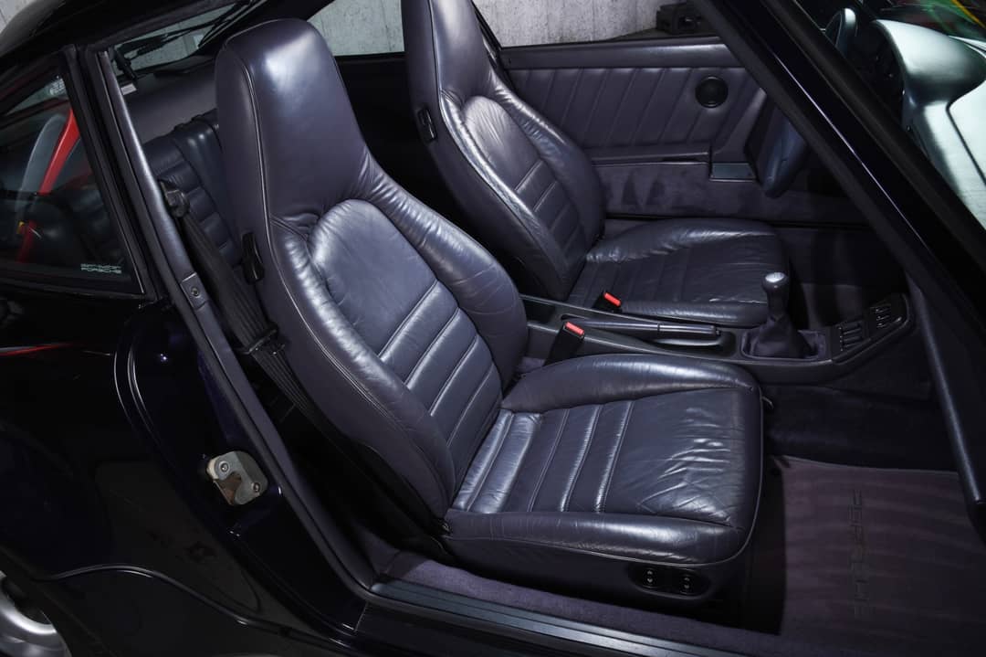 1993 Porsche 911 Carrera 4 30th Anniversary Jubilee Edition — photo 5