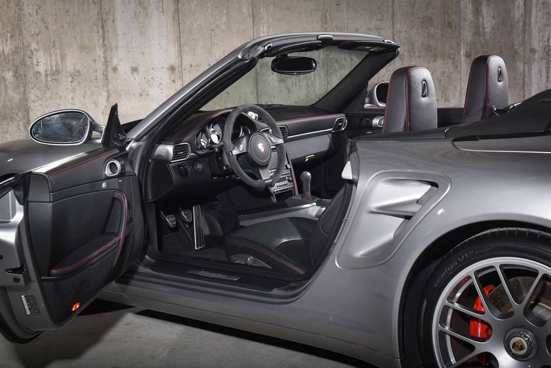 2011 Porsche 911 Turbo — photo 36