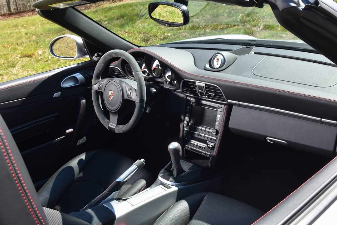 2011 Porsche 911 Turbo — photo 76