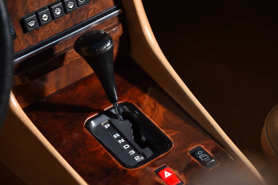 1987 Mercedes-Benz 560SL — photo 23