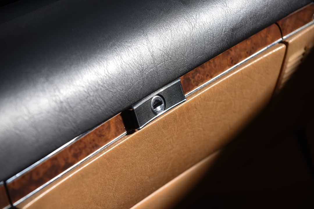 1987 Mercedes-Benz 560SL — photo 24