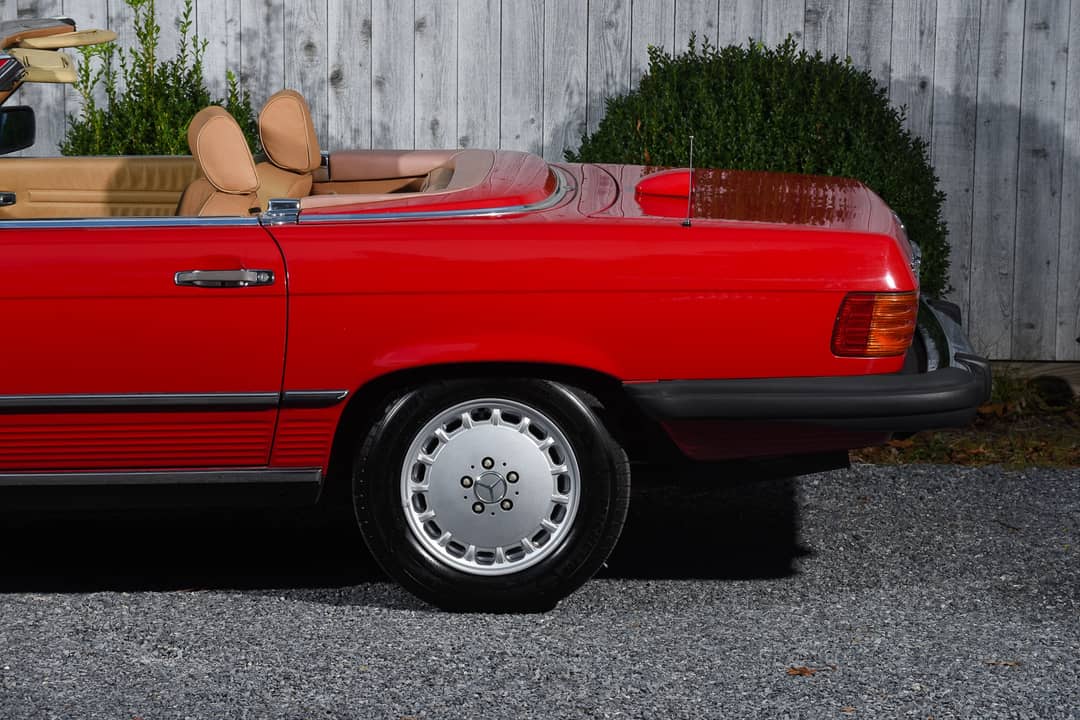 1987 Mercedes-Benz 560SL — photo 30