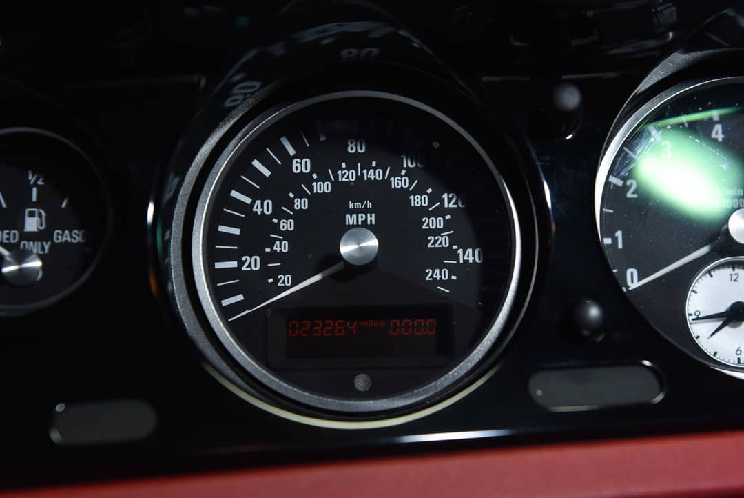 2002 BMW Z8 — photo 11