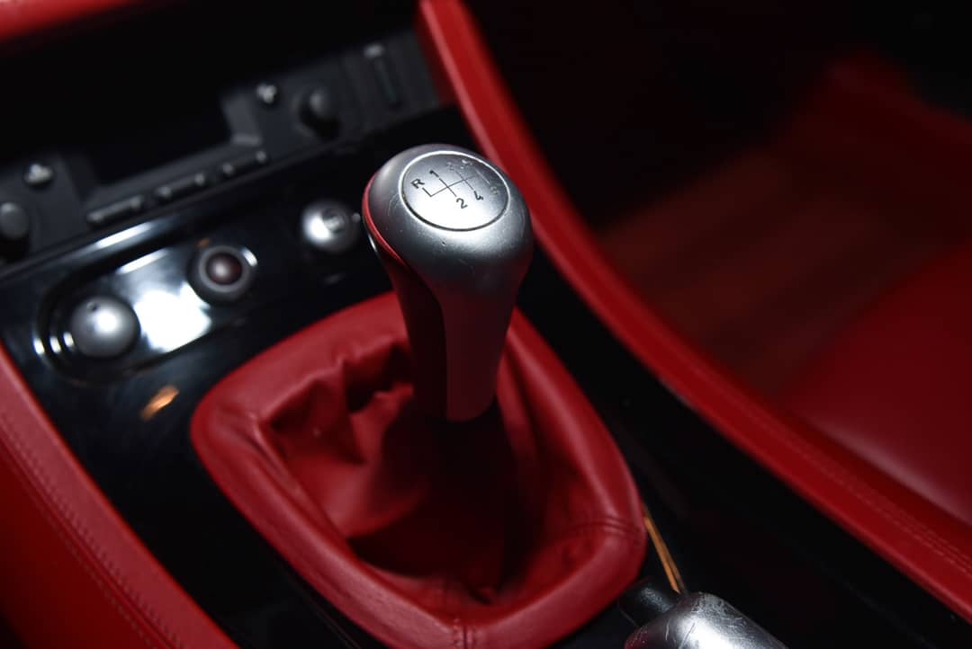 2002 BMW Z8 — photo 13