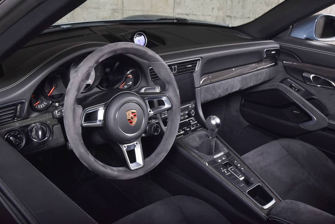 2017 Porsche 911 Targa 4 GTS — photo 19