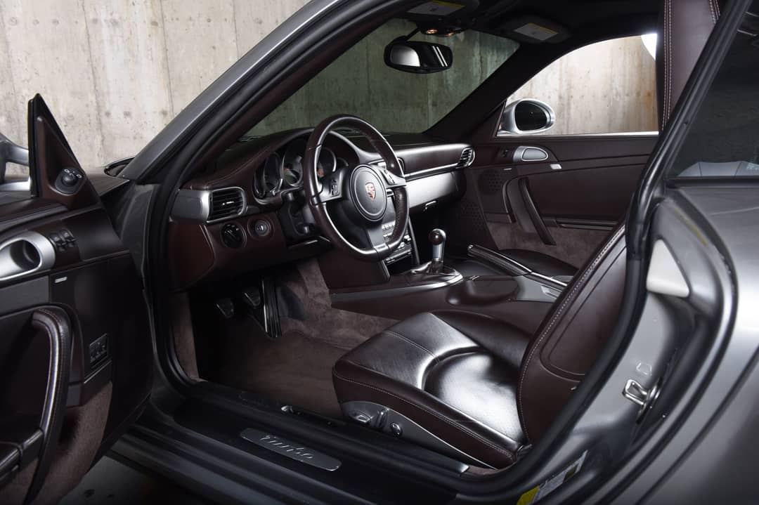 2011 Porsche Turbo — photo 12