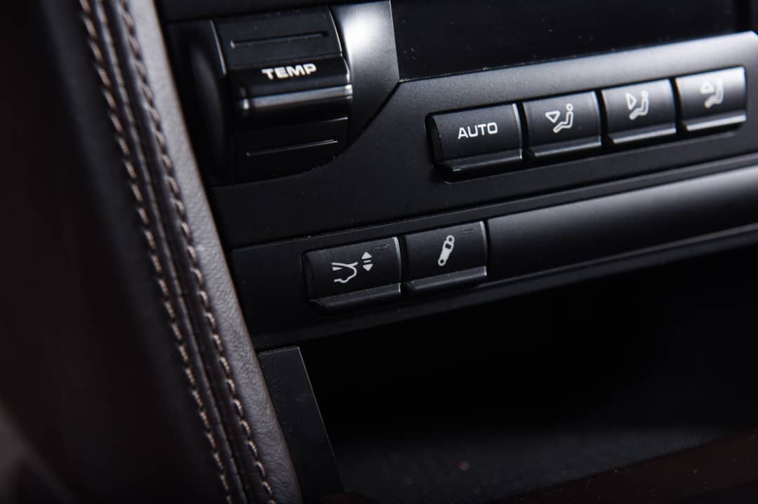 2011 Porsche Turbo — photo 14