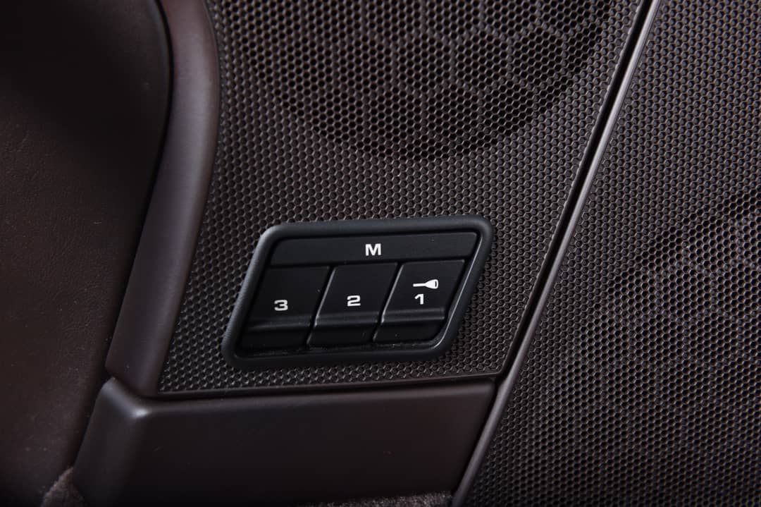 2011 Porsche Turbo — photo 16