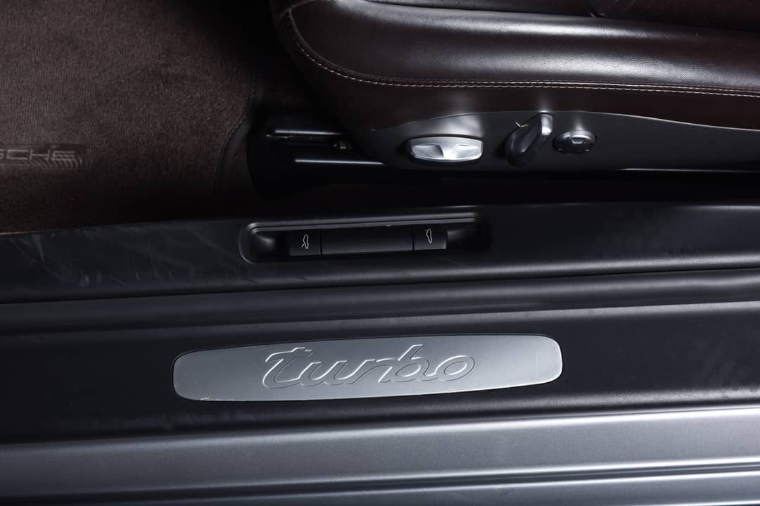 2011 Porsche Turbo — photo 18