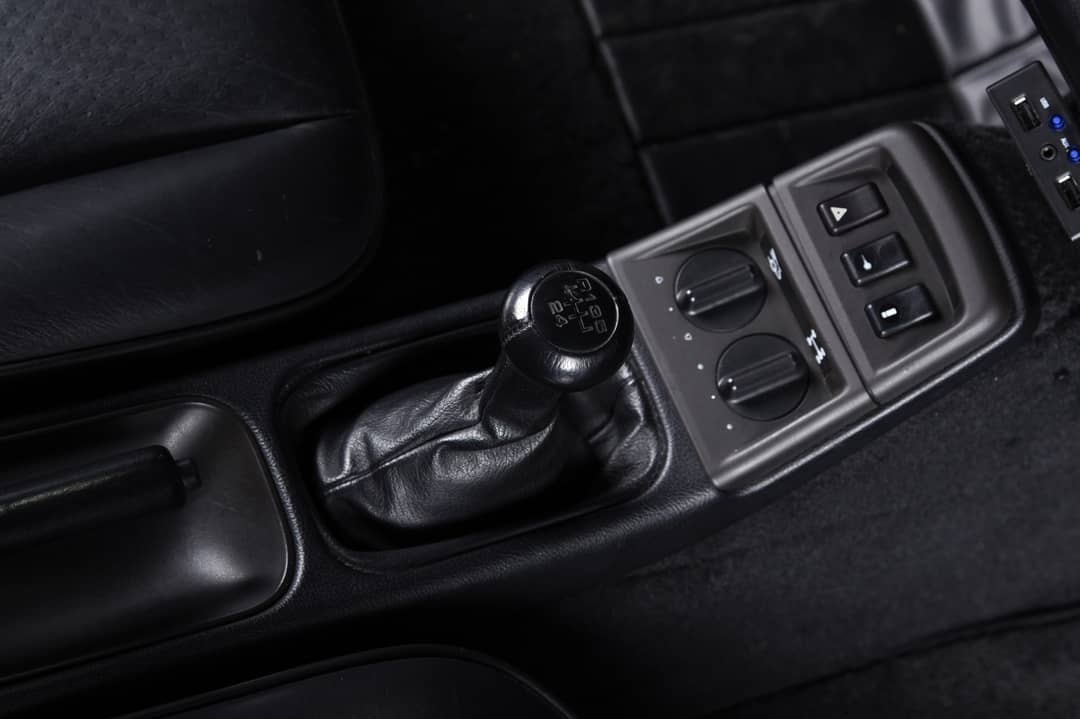 1994 Porsche 911 Carrera 4 — photo 16