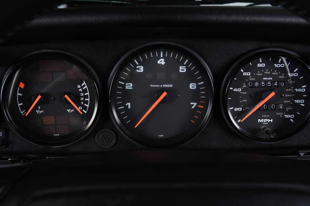 1994 Porsche 911 Carrera 4 — photo 23