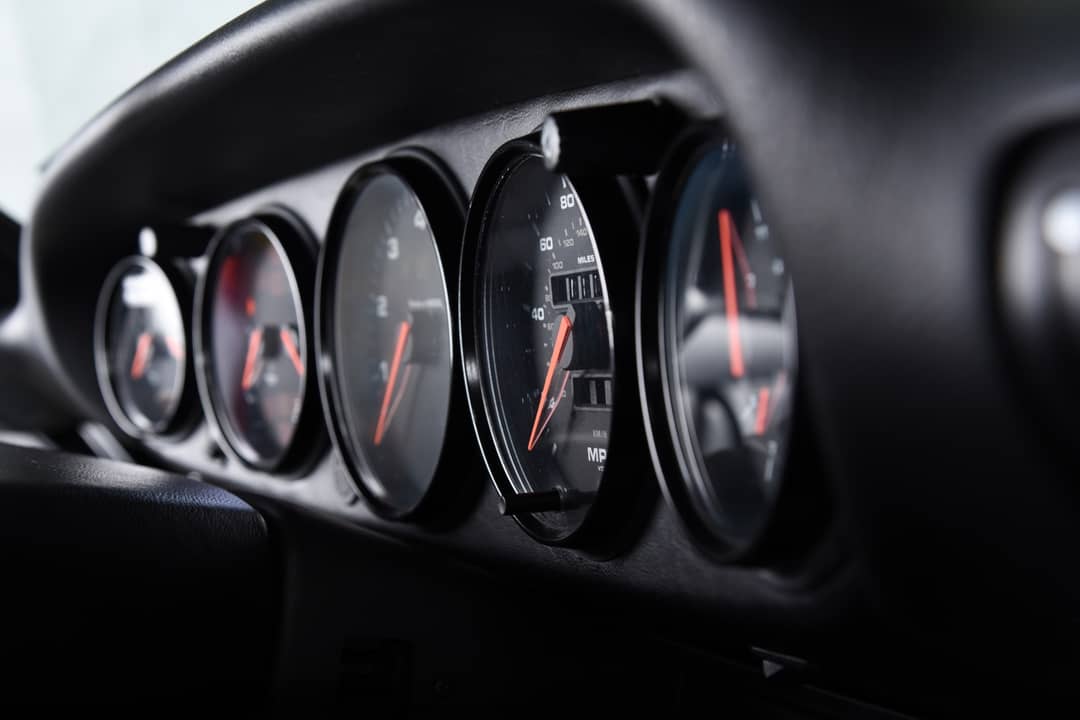 1994 Porsche 911 Carrera 4 — photo 25