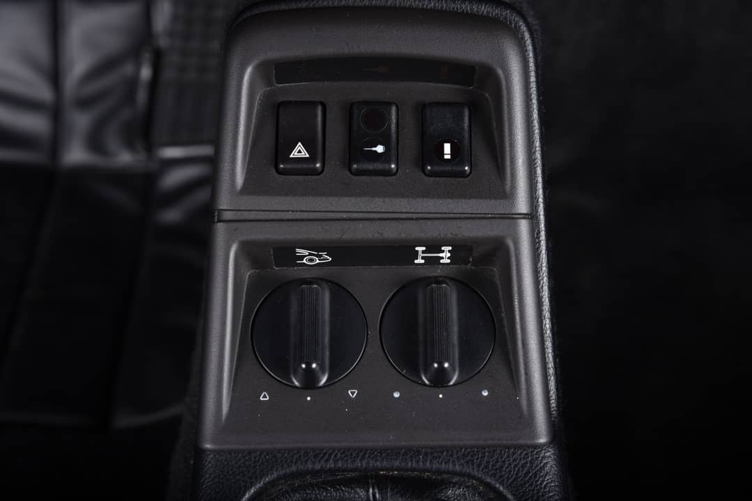 1994 Porsche 911 Carrera 4 — photo 26
