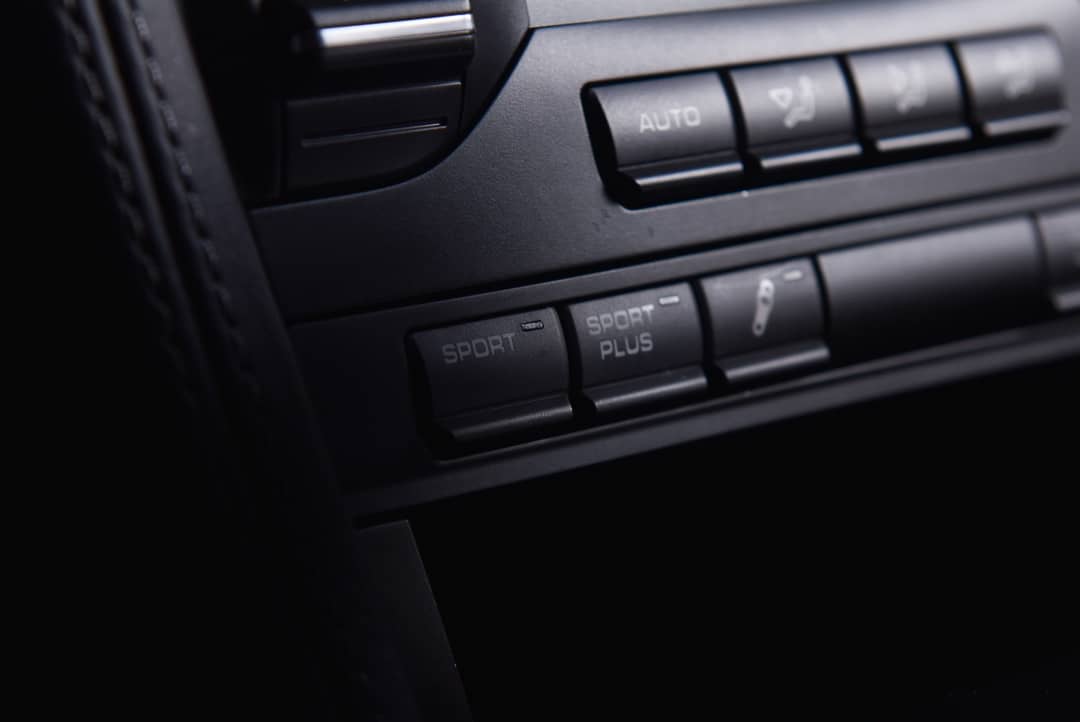 2012 Porsche 911 Turbo S — photo 26
