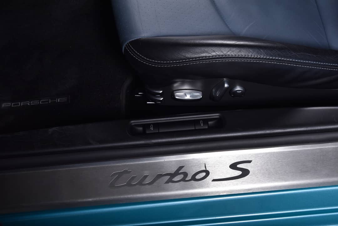 2012 Porsche 911 Turbo S — photo 29
