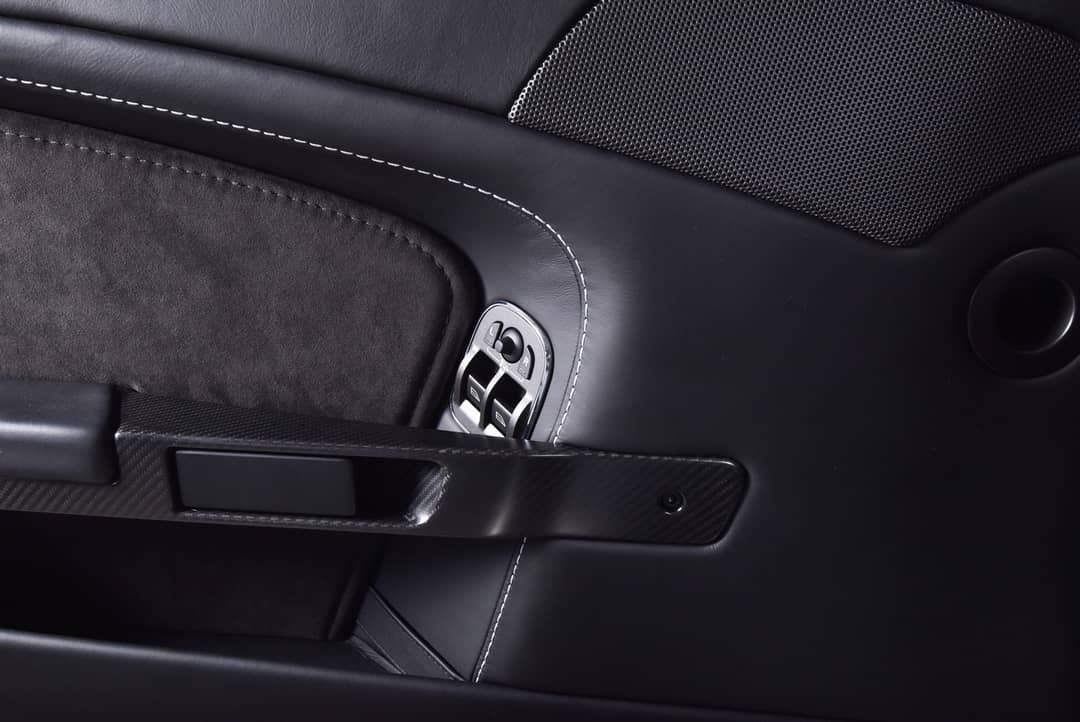 2011 Aston Martin V12 Vantage — photo 20