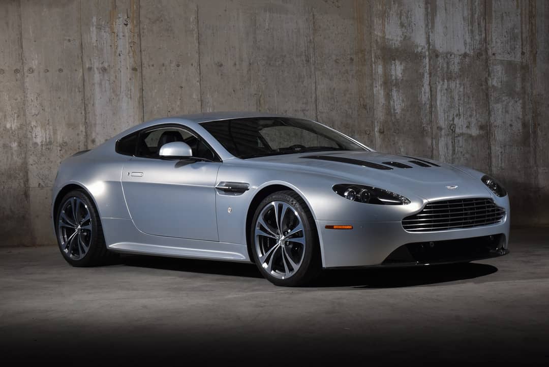 2011 Aston Martin V12 Vantage — photo 4