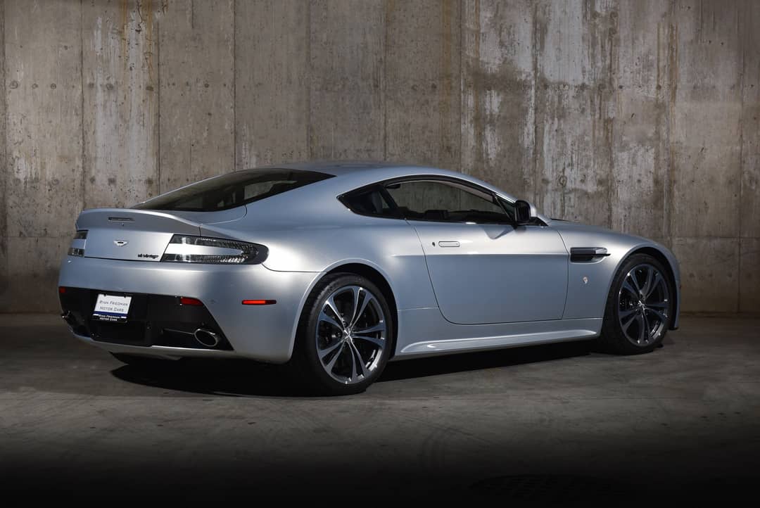2011 Aston Martin V12 Vantage — photo 5