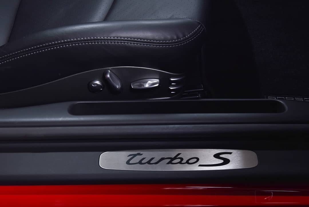 2011 Porsche 911 Turbo S — photo 31