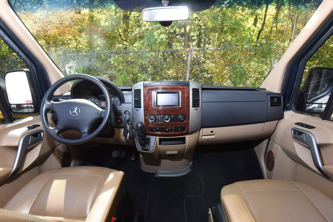 2013 Mercedes-Benz Sprinter Luxury Bus 2500 — photo 2