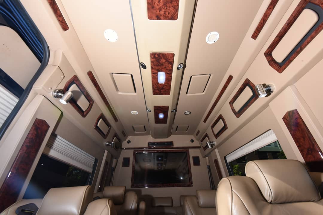2013 Mercedes-Benz Sprinter Luxury Bus 2500 — photo 16