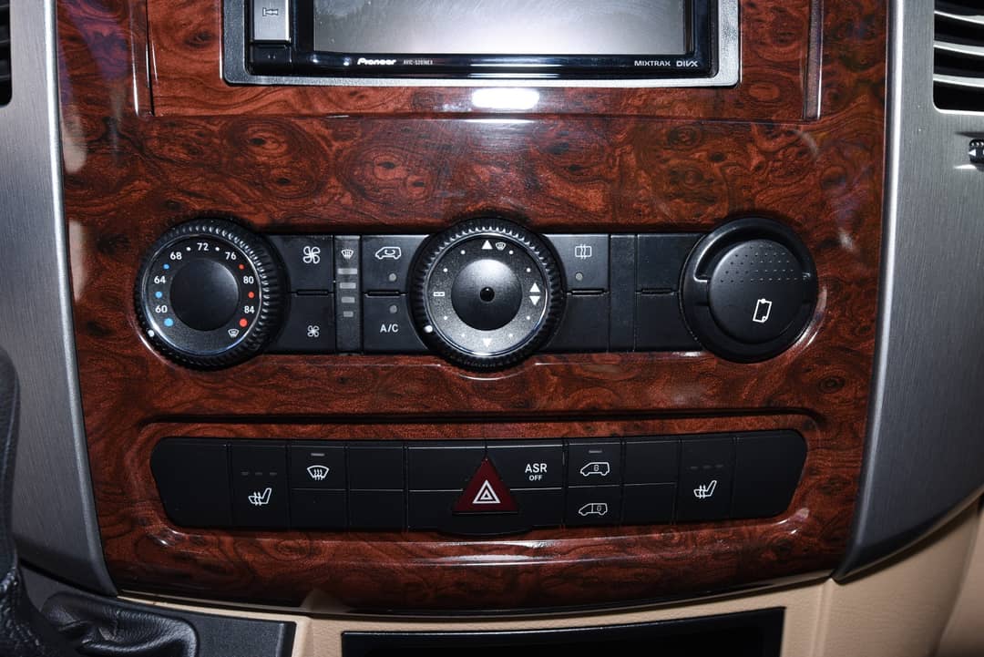 2013 Mercedes-Benz Sprinter Luxury Bus 2500 — photo 3