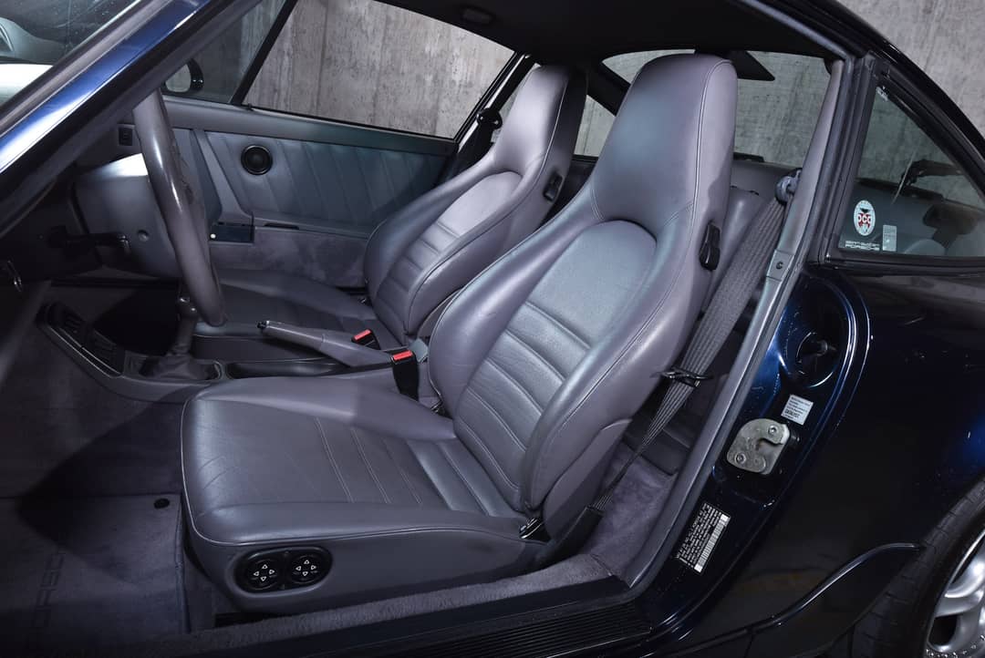 1992 Porsche 911 Carrera 4 — photo 17