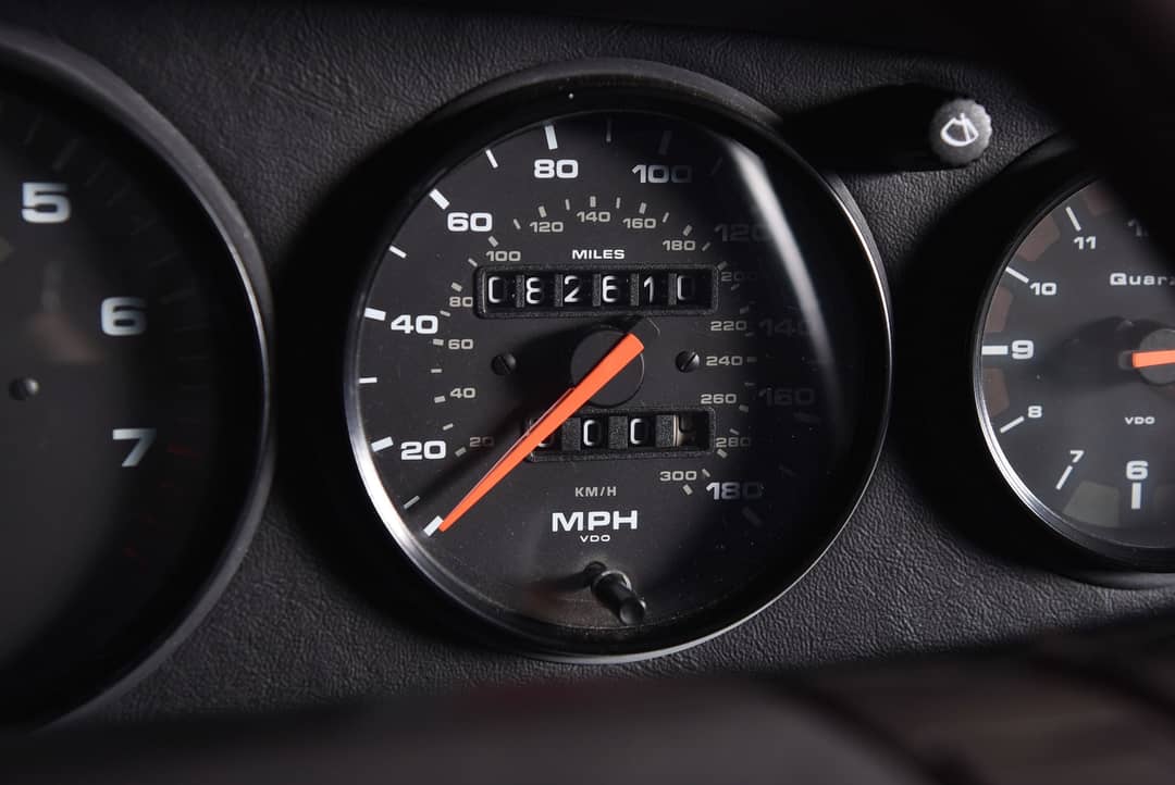 1992 Porsche 911 Carrera 4 — photo 29