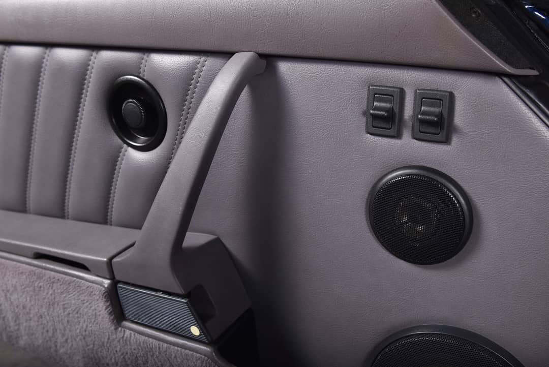 1992 Porsche 911 Carrera 4 — photo 33