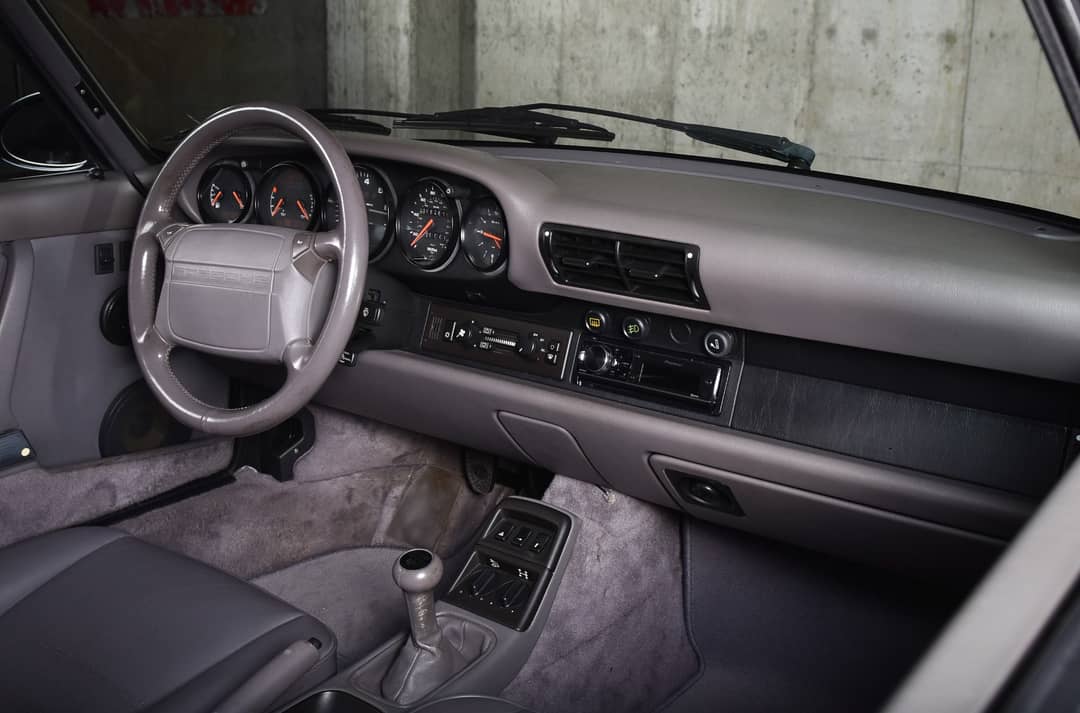 1992 Porsche 911 Carrera 4 — photo 36