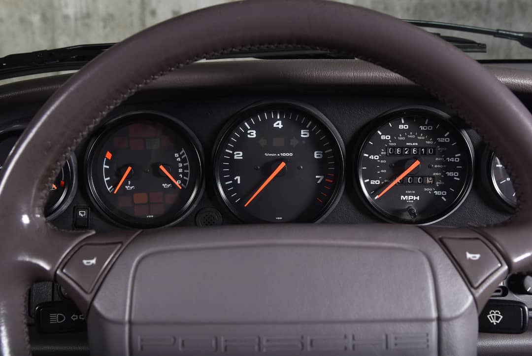 1992 Porsche 911 Carrera 4 — photo 37