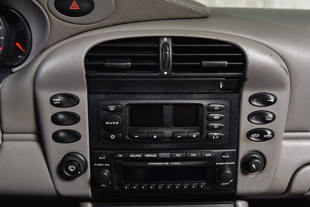 2004 Porsche 911 Carrera 4S — photo 34