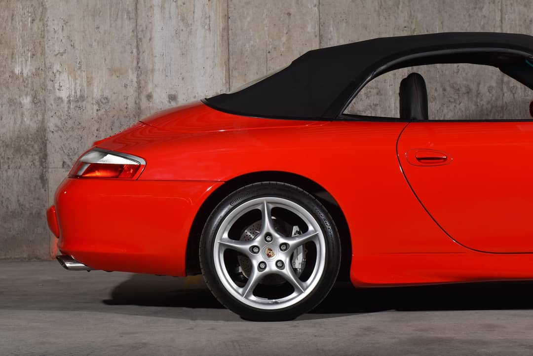 2002 Porsche 911 Carrera 4 — photo 12