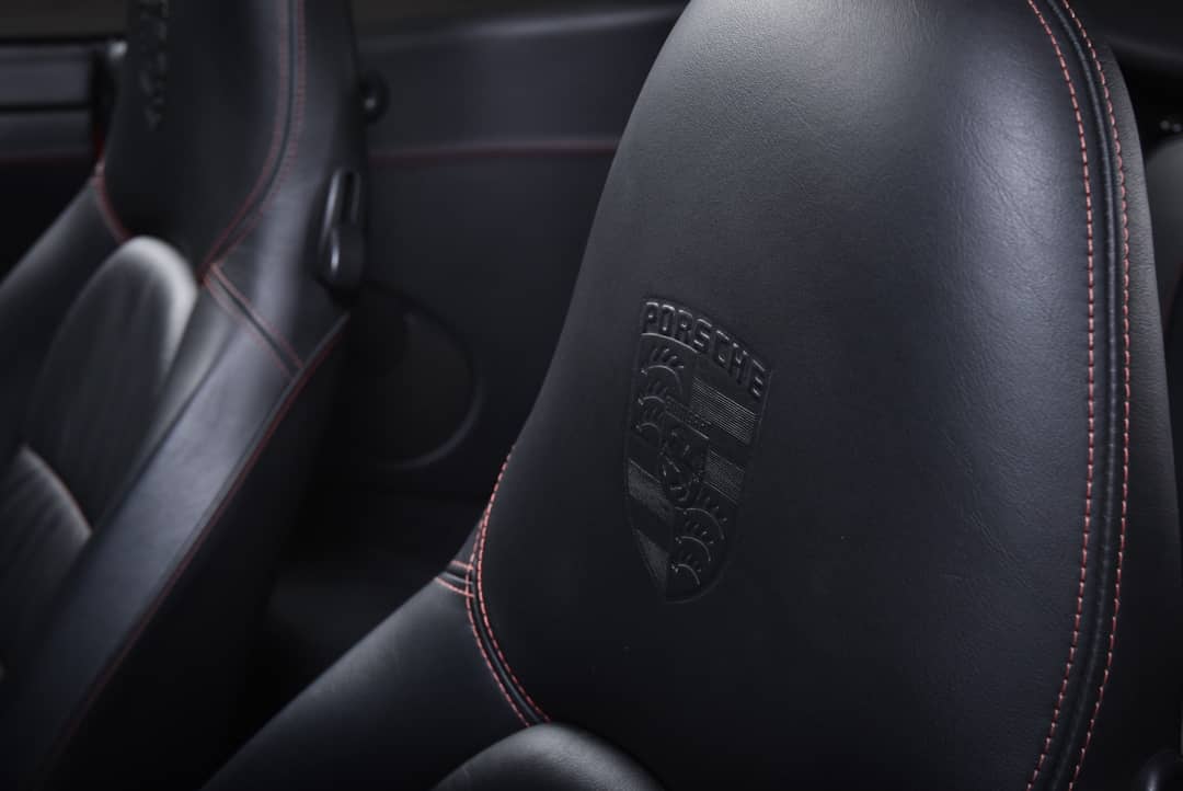 2002 Porsche 911 Carrera 4 — photo 28