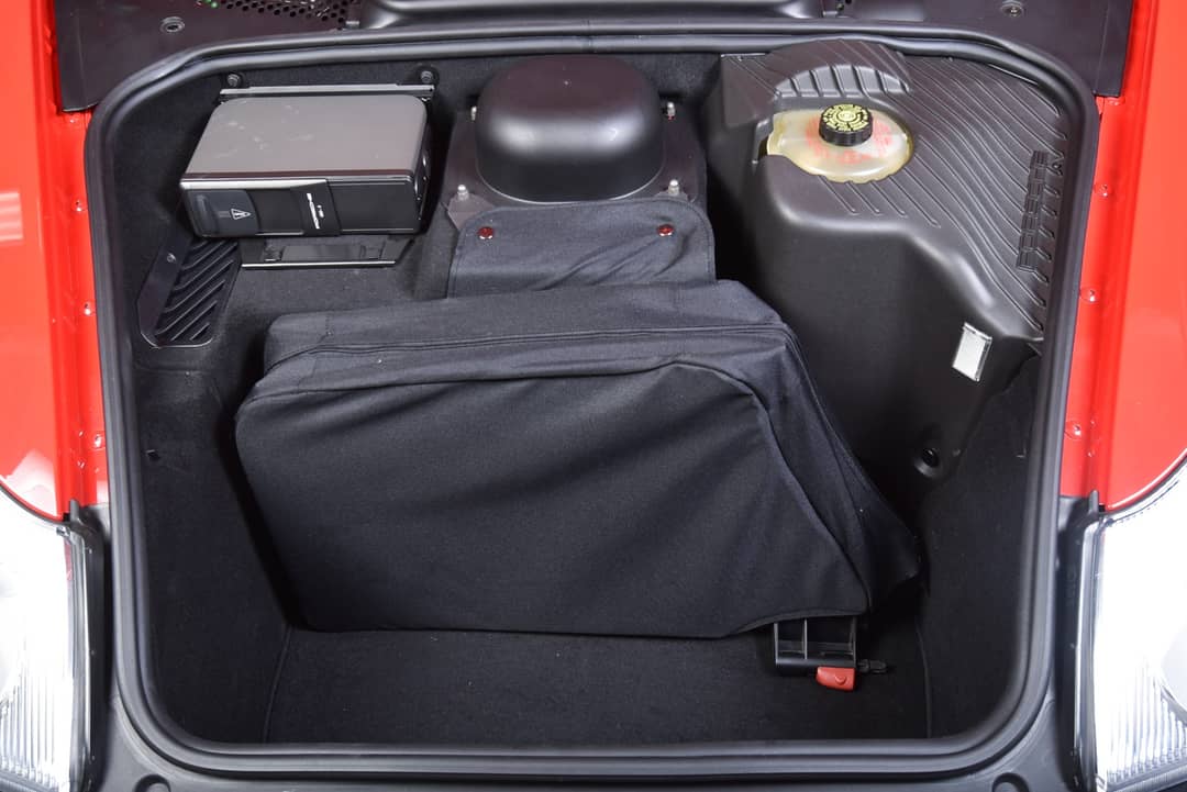 2002 Porsche 911 Carrera 4 — photo 29