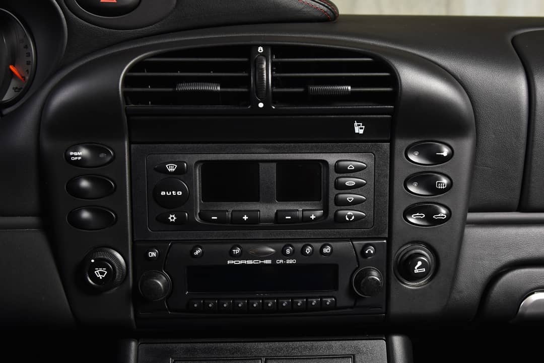 2002 Porsche 911 Carrera 4 — photo 35