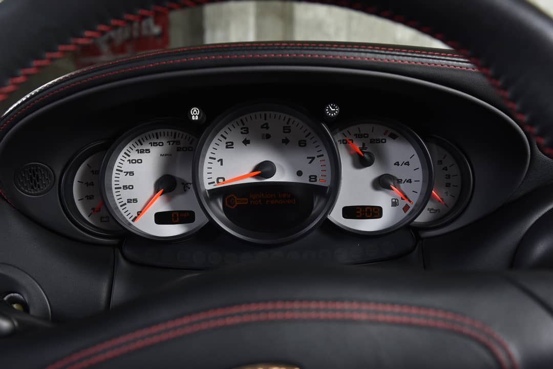 2002 Porsche 911 Carrera 4 — photo 36