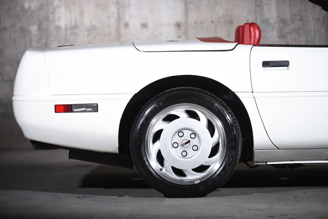 1991 Chevrolet Corvette — photo 14