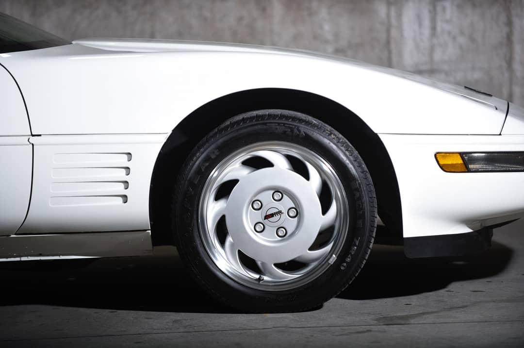 1991 Chevrolet Corvette — photo 15